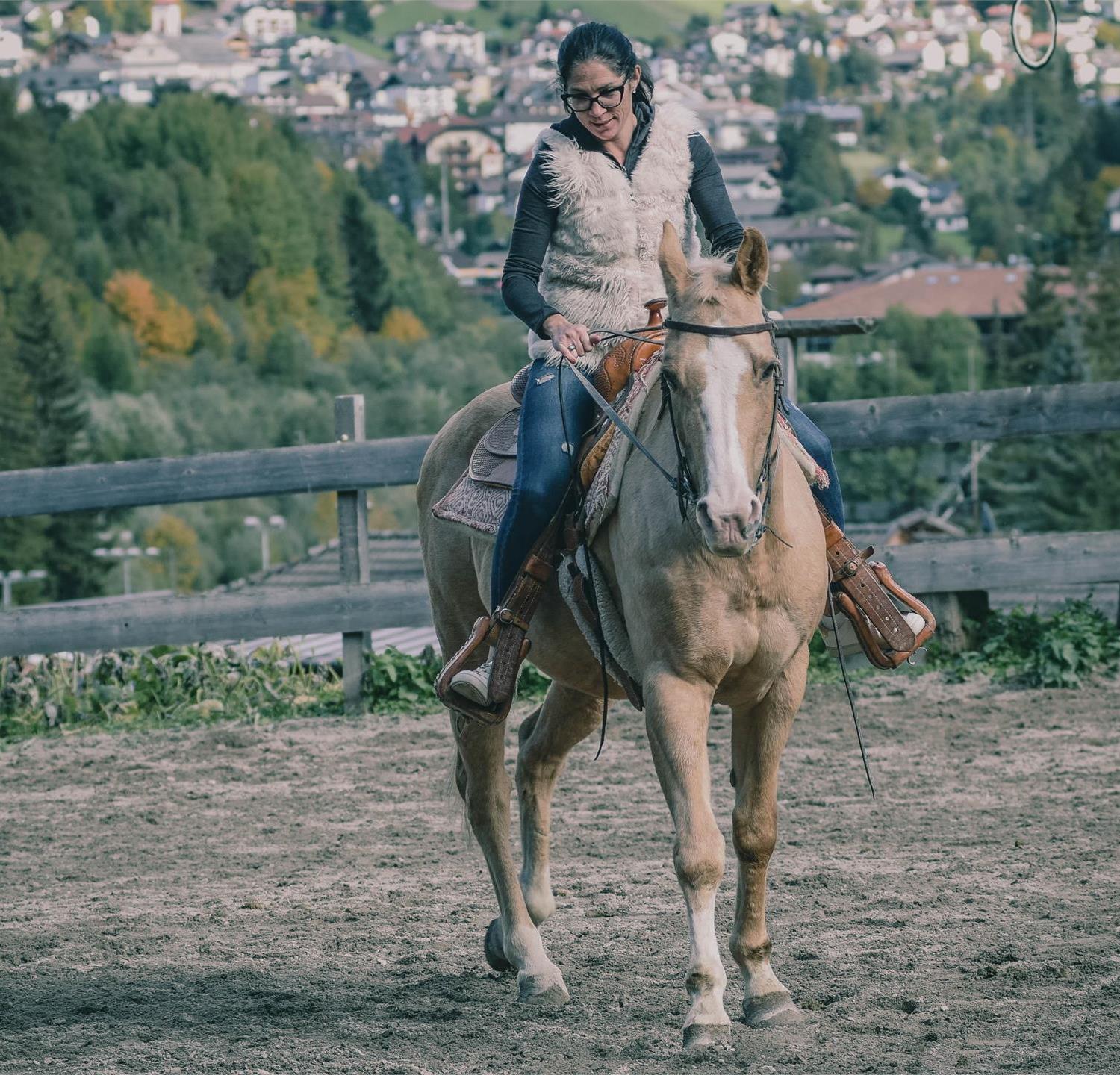 Foto per In sella ai cavalli: esperienza al centro di equitazione
